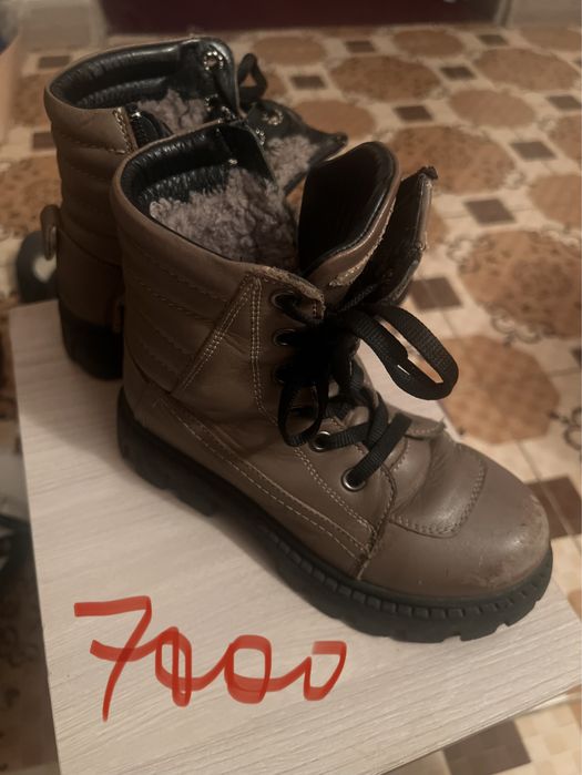 Продам обувь для девочек