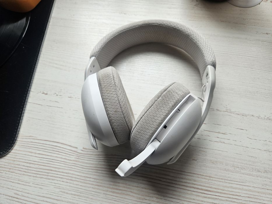 Продам клаву наушники в подарок