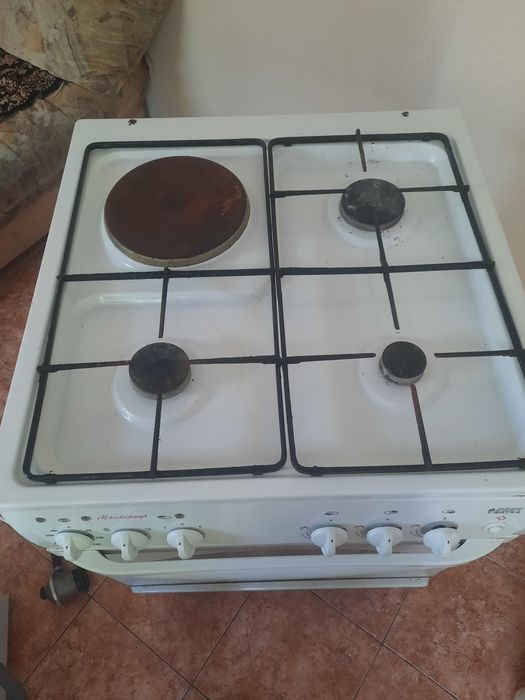 Продам газ плиту