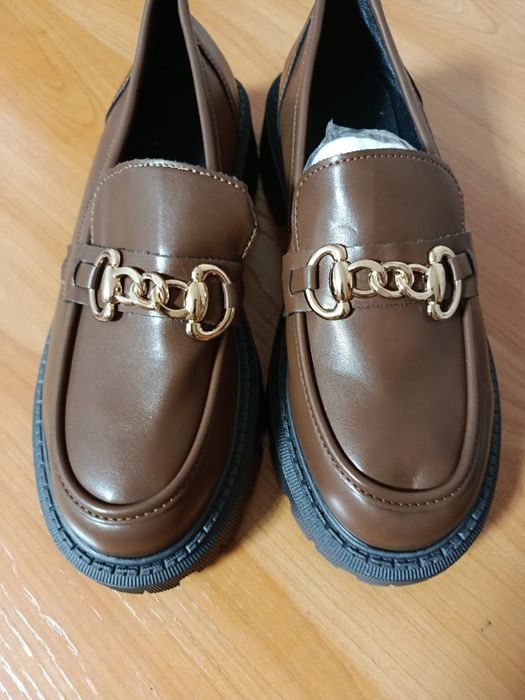 Продам женскую обувь