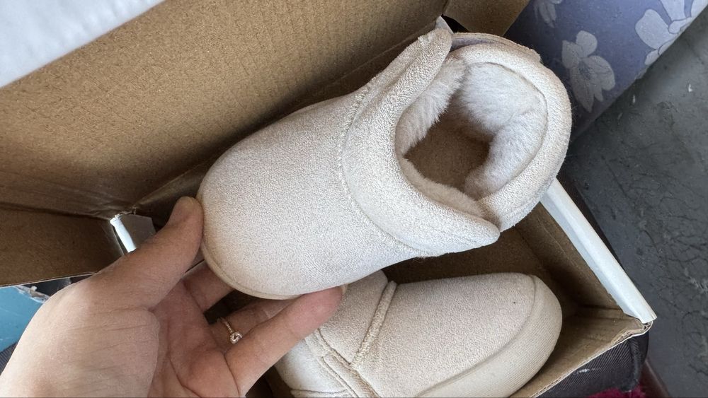 Угги детские для малышей 2000 тенге (пара)