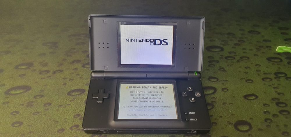 Vând Nintendo DS Lite Mario New York Edition