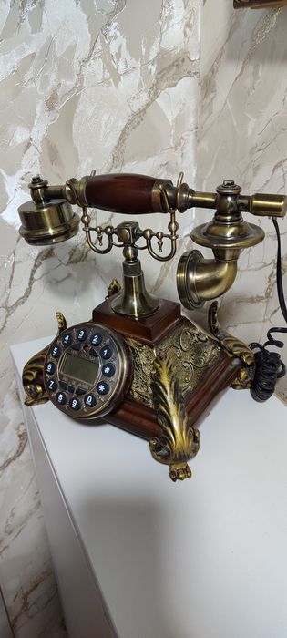 Телефон в стиле ретро продам