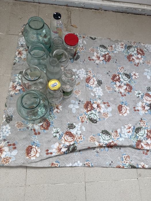 Банки отдам даром