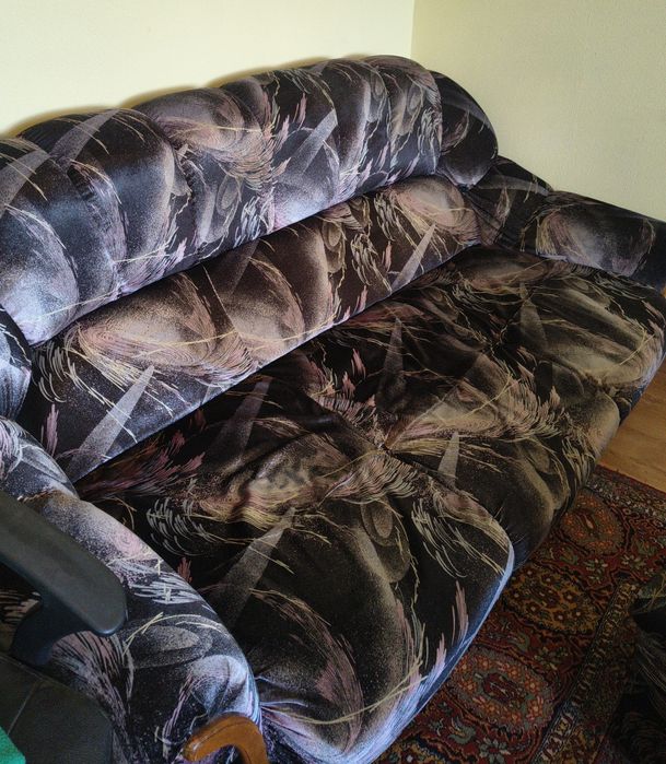 Разтегателен диван 190×100 см – удобен, запазен