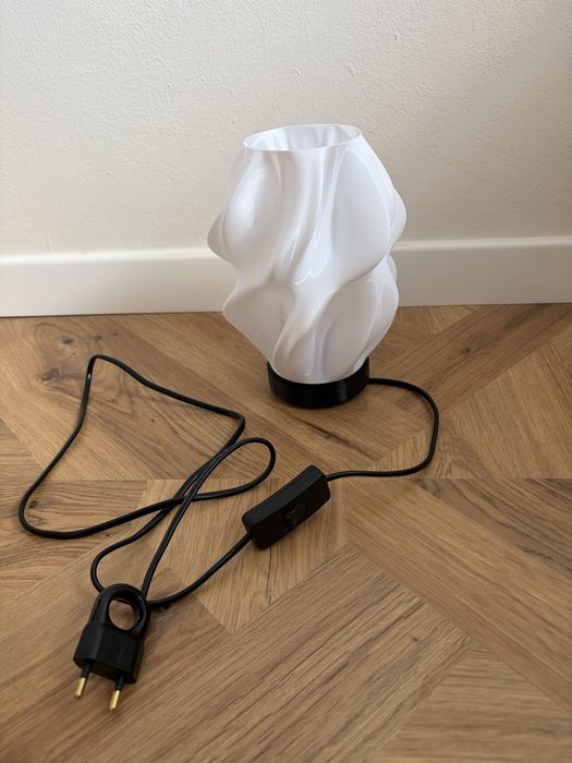 Lampa / veioza alba cu lumina calda