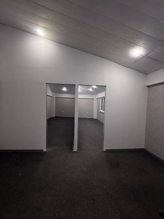 Arendaga topshiriladi. Сдается в аренду помещения.