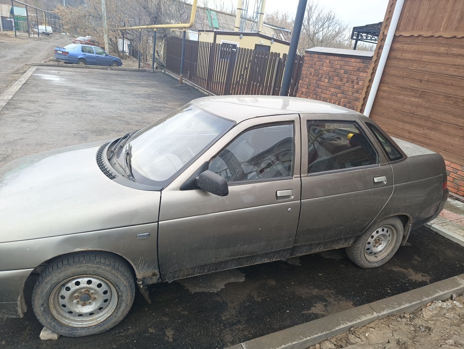 Продам машину 2110