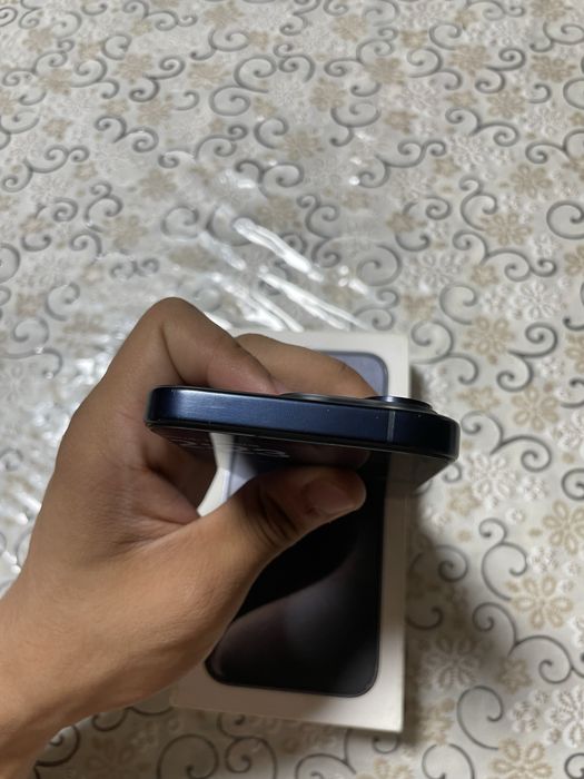 Iphone 15 pro titan blue