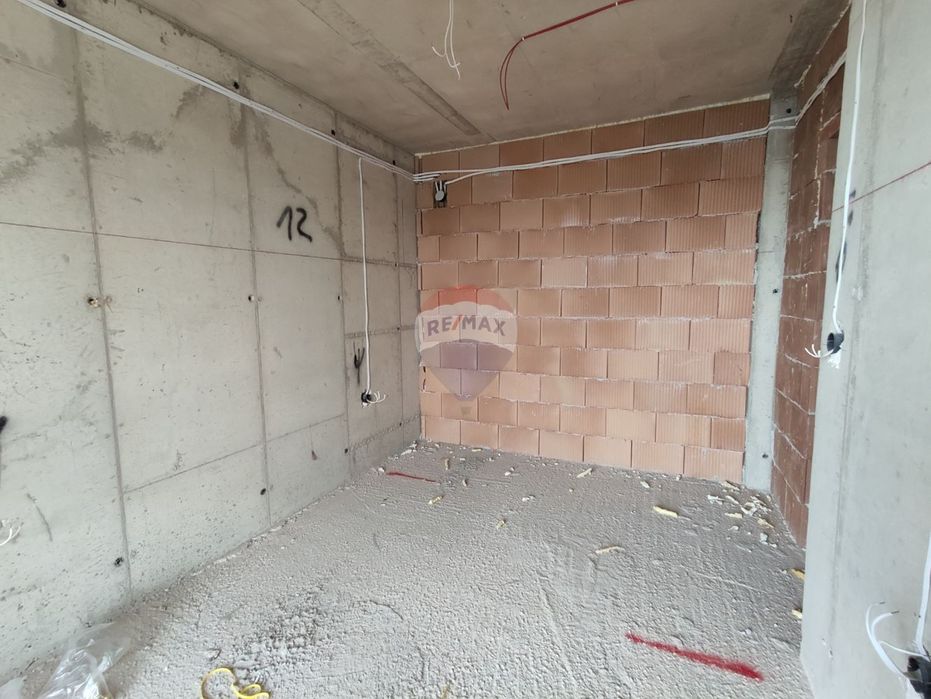 Продава се Двустаен апартамент в Варна, Възраждане 1 - 73 кв.м за 1939 €/кв.м - Снимка #5