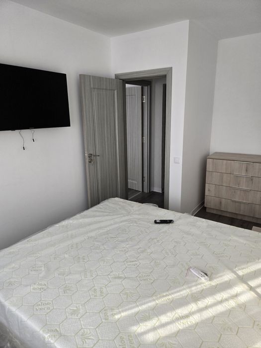 Închiriez apartament 3 camere