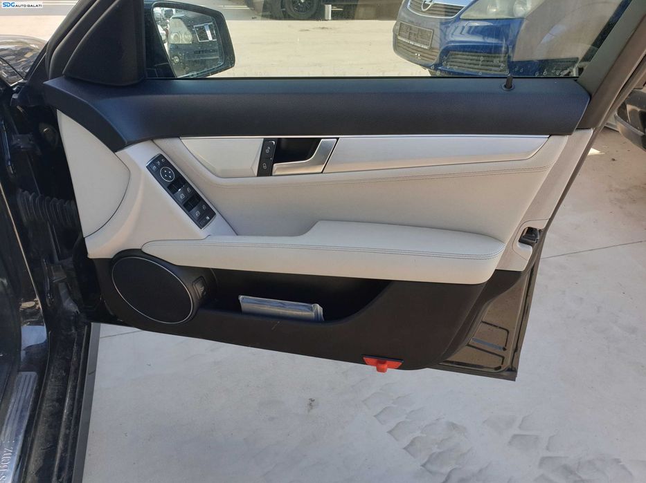 Panou Tapiterie Fata Interior Usa Portiera Dreapta Fata Piele Alba Mercedes Clasa C Class W204 2007 - 2014 [Q0090]