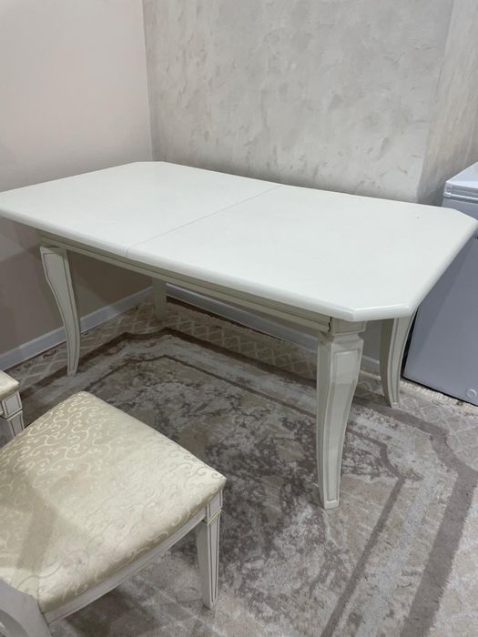 Продам стол и стулья