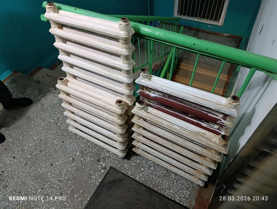 Продам чугунные батареи