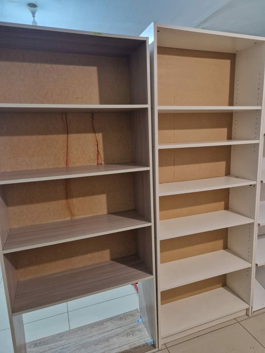 Срочно продам шкаф-стелаж