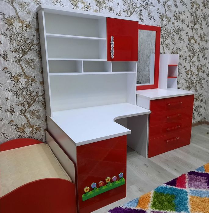 Комплект мебели для девочек