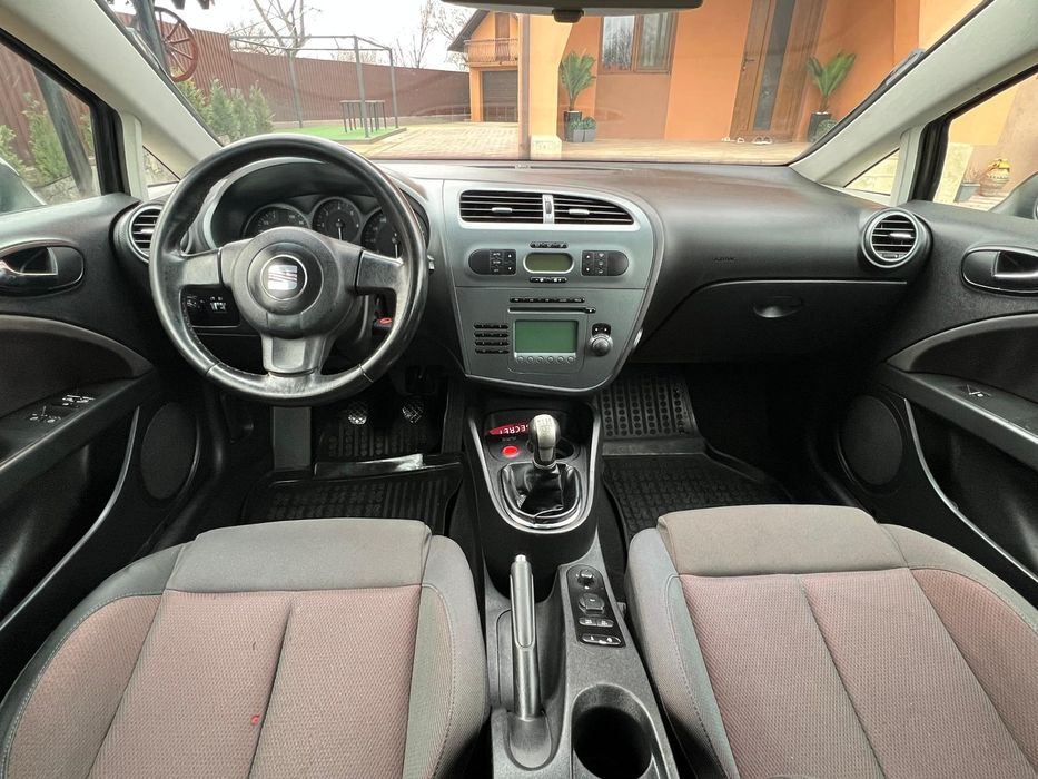 Vand Seat Leon 1.9 tdi  105 cp impecabil