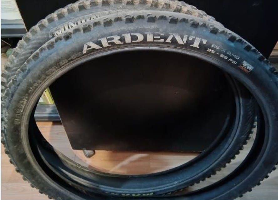 Set cauciucuri bucicleta schwalbe 29x2.25 si maxxis 26×2.4