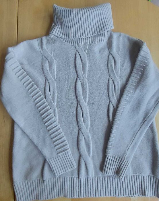 Свитер женский, шикарный,  р 46-48, приятный к телу