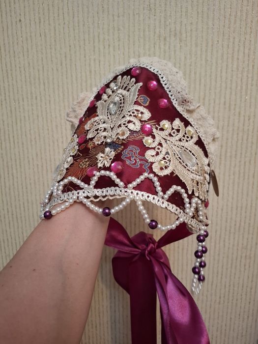 Кокошник ручной работы