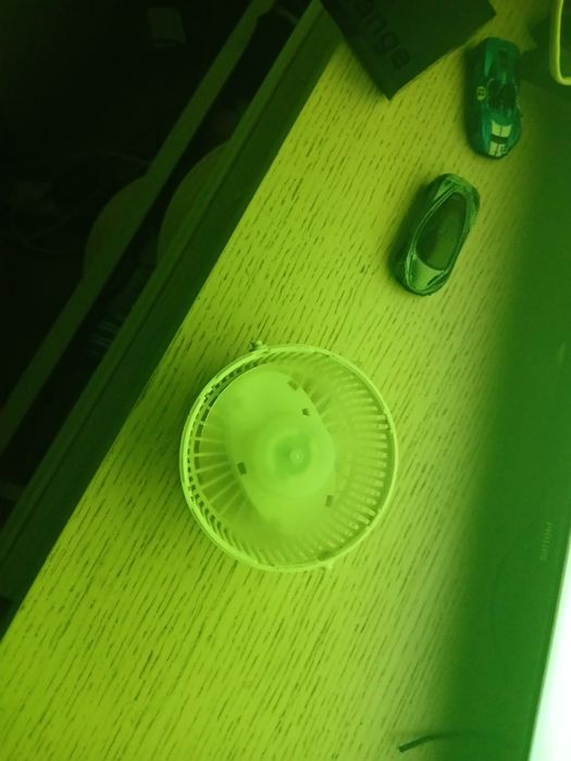 Ventilator pe baterie mic