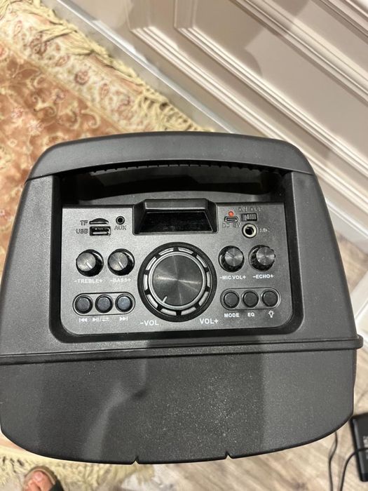 Zarbli bassli va RGB chiroqli kuchli dinamik