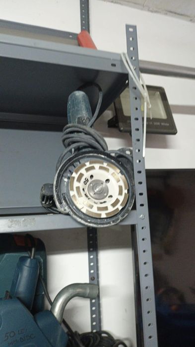 Inchirieri scule masina de slefuit parchet motoburghiu carota beton