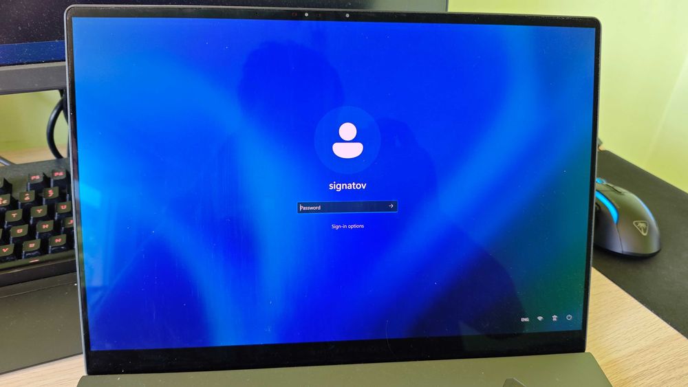 Лаптоп Asus Zephyrus G16 2024, Ryzen HX370, RTX4060, 32GB RAM, 1TB SSD