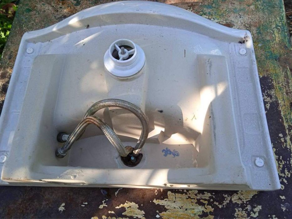 Мивка със смесител