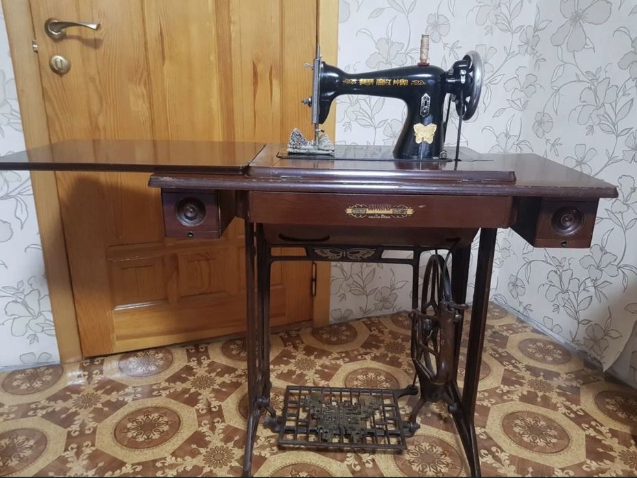 Продается швейная машина на колесах