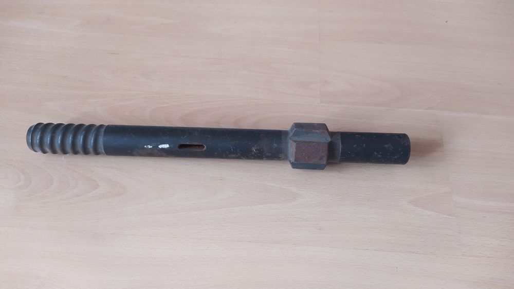 Продам буровые коронки, хвостовик