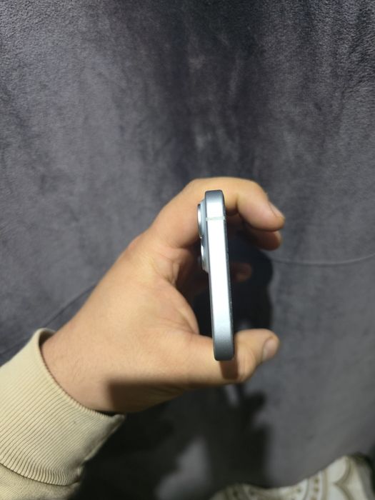 Iphone 15 128гб.