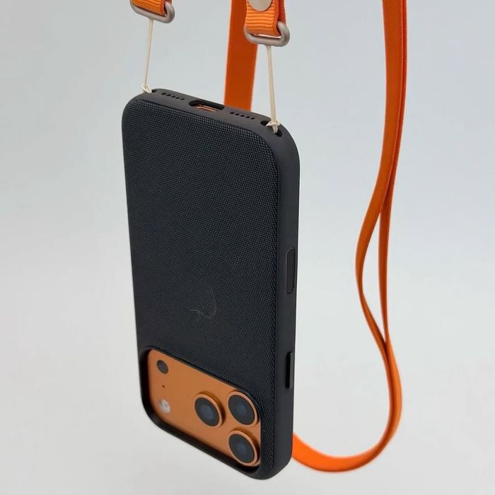 КОМБО: Techwoven калъф с лого + връзка Crossbody Strap за iPhone 17 Pro и 17 Pro Max