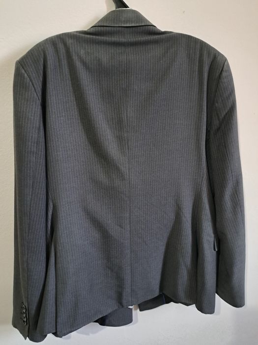 Двубортный костюм