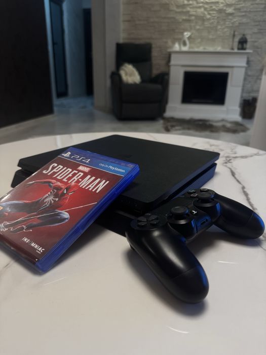 PS4 Slim + подарък Spider Man Диск
