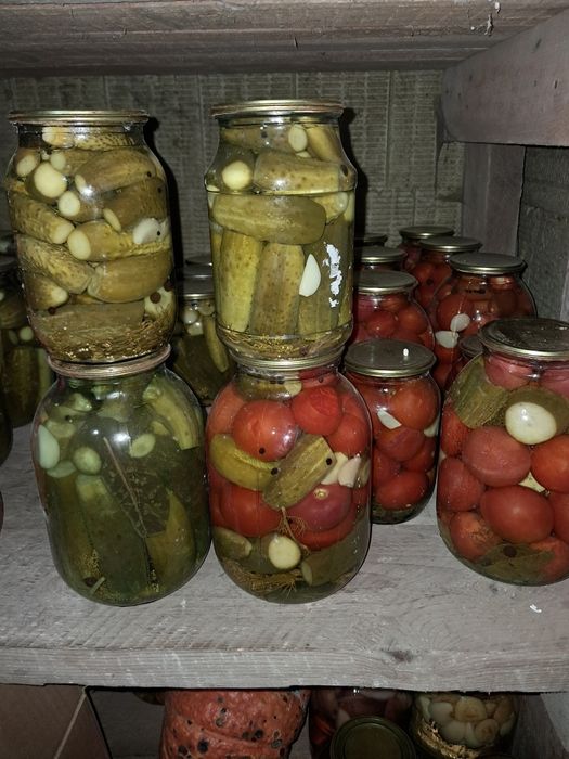 Домашние селения, в ассортименте есть всё, от компота до десертов