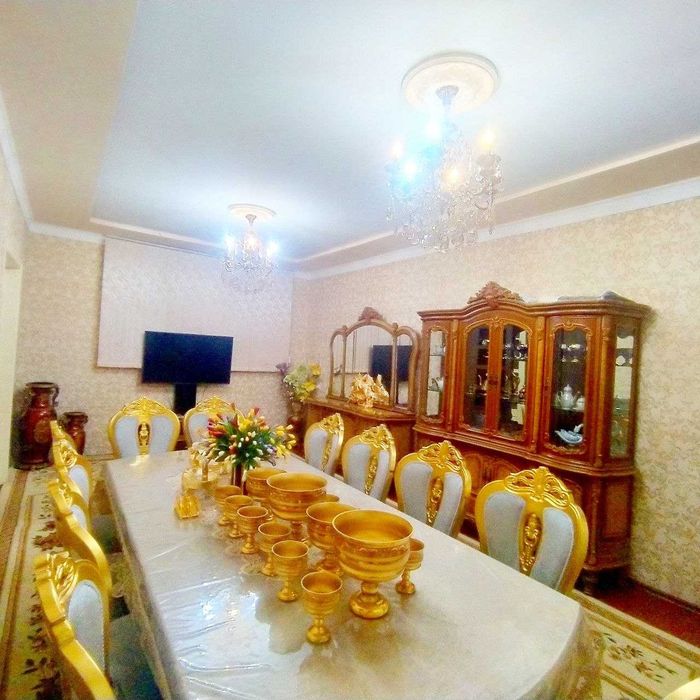 Шинам ховли сотувда  6 хона 4.5 сотик   Улугбек шахарча Набережная!
