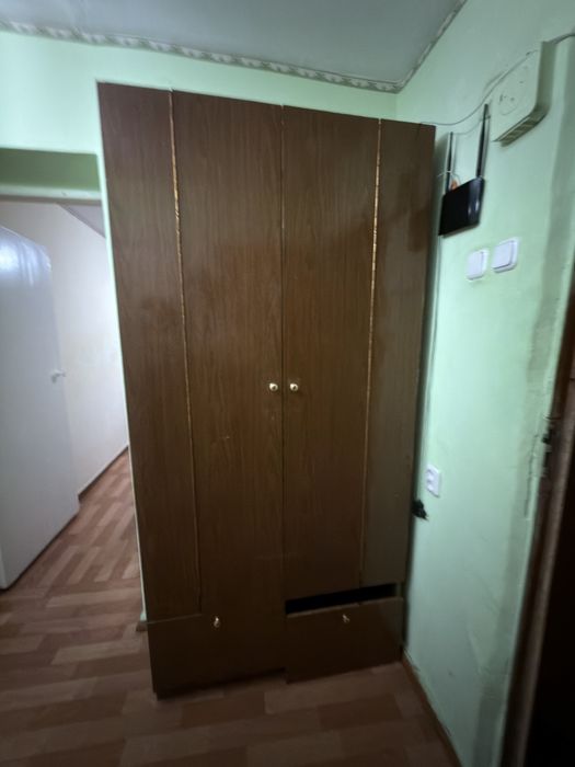 срочно отдаем даром шкаф