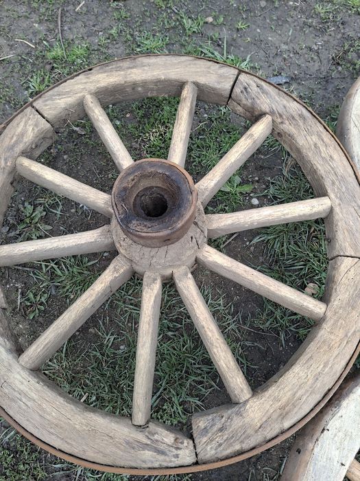 Roti rustice în stare foarte bună