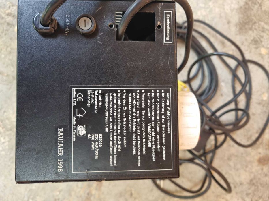 Masina de fum cu telecomanda