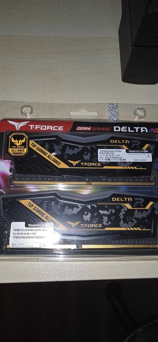Kit RAM 16GB (2x8GB) DDR4 3200 T-Force Delta R RGB, cu cutie”)