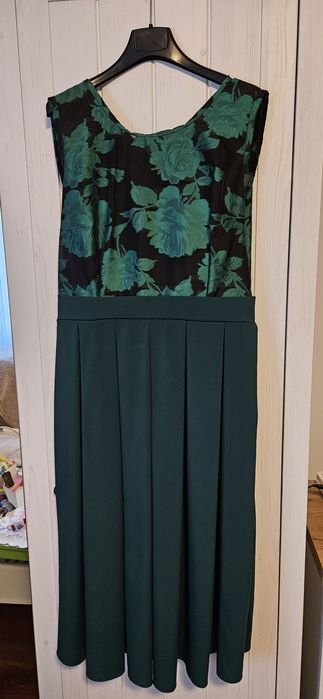 Rochii și costum 3 piese 170lei fiecare