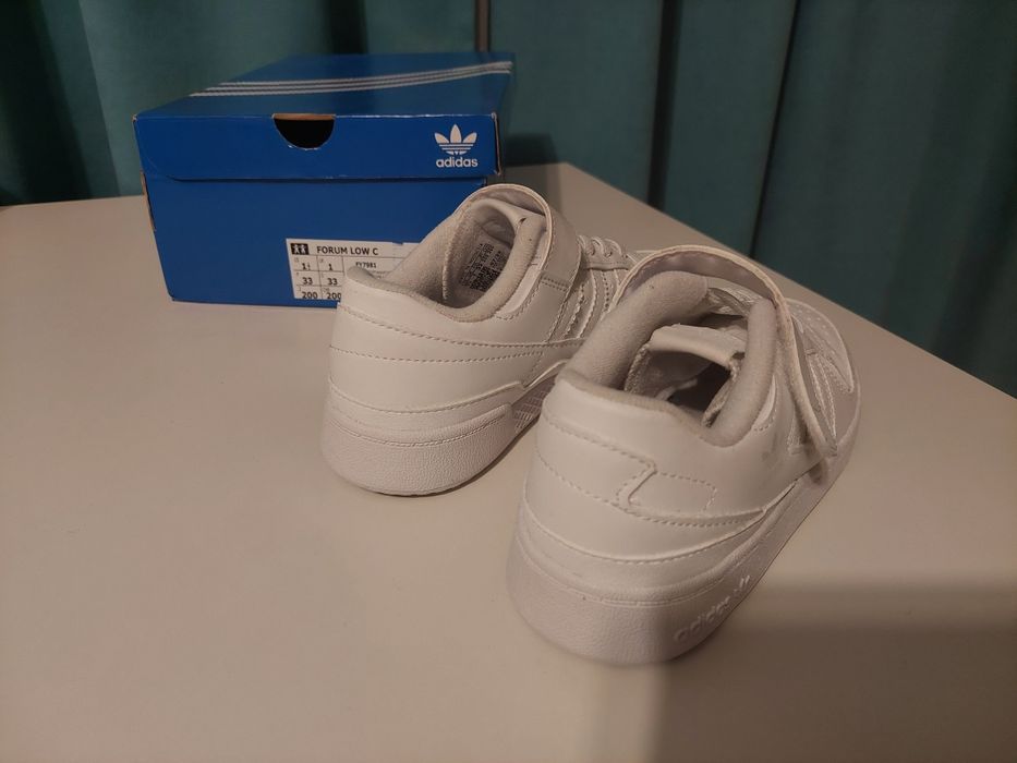 Нови Adidas детски маратонки 33