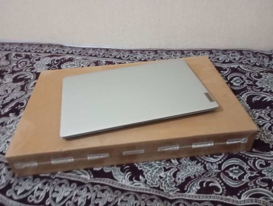 Янги ноутбук сотилади