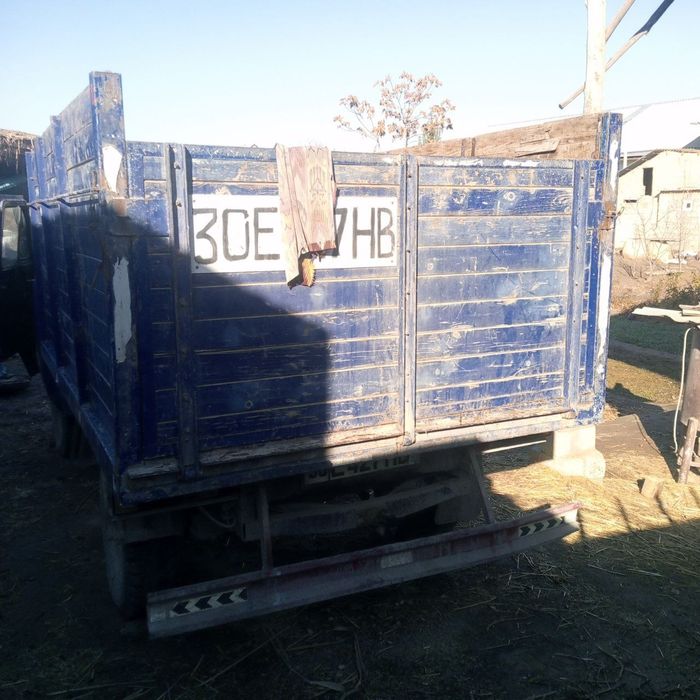 Уваз сотилади холати яхши метан бор