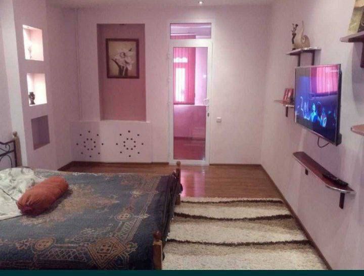 Сдается 2х комнатная квартира в Алмалыке