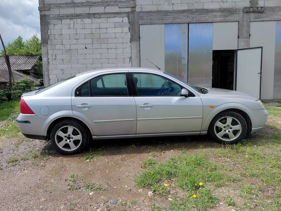 Ford mondeo.2001.200.000 km stare f buna