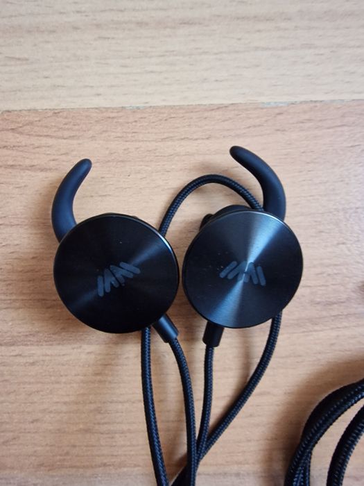 Casti wireless I buttons magnetice