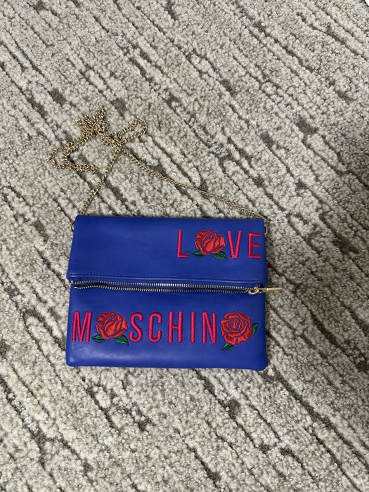 Чанта бижу на Love Moschino