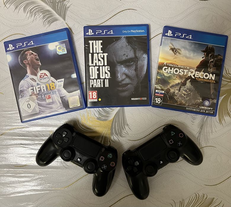 PS4 1TB 2Джойстика 5Игр